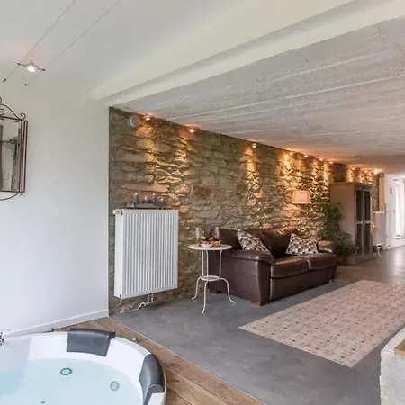 Cozy House With Jacuzzi In Fauvillers, 45 M² Hollange