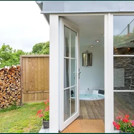 Cozy House With Jacuzzi In Fauvillers, 45 M² Apartamento Hollange