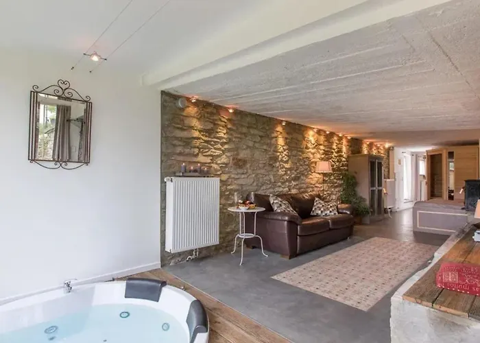 Cozy House With Jacuzzi In Fauvillers, 45 M² Hollange