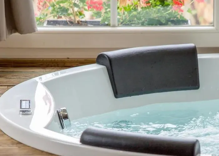 Cozy House With Jacuzzi In Fauvillers, 45 M² *