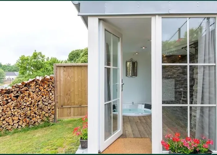 Cozy House With Jacuzzi In Fauvillers, 45 M² アパート Hollange